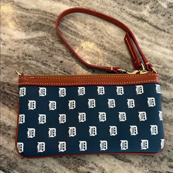 Dooney & Bourke Detroit Tigers Navy Wristlet - Picture 3 of 5